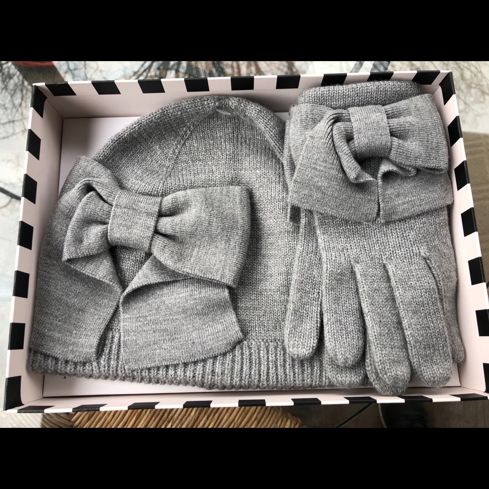 Kate Spade Dorothy Bow Hat & Gloves Box Set